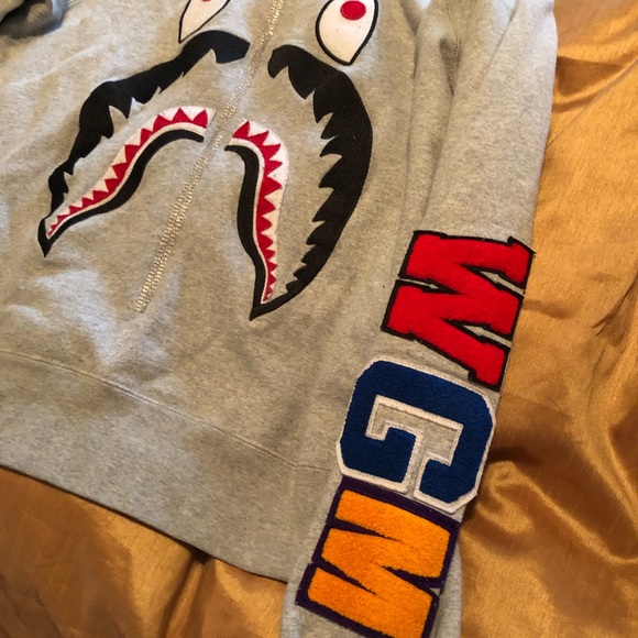 100 % Authentic A Bathing Ape Sweater - Picture 2 of 4